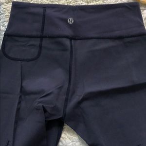 Lululemon blue size 4 cropped leggings